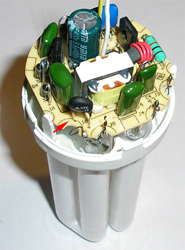 Лампа с установленным термистором